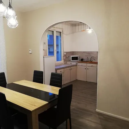 Avec 2 Chambres, Proche De La Gare De Brieuc